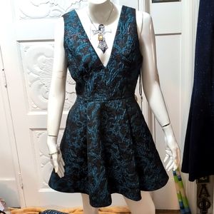 Alice +Olivia black and greens dress 👗